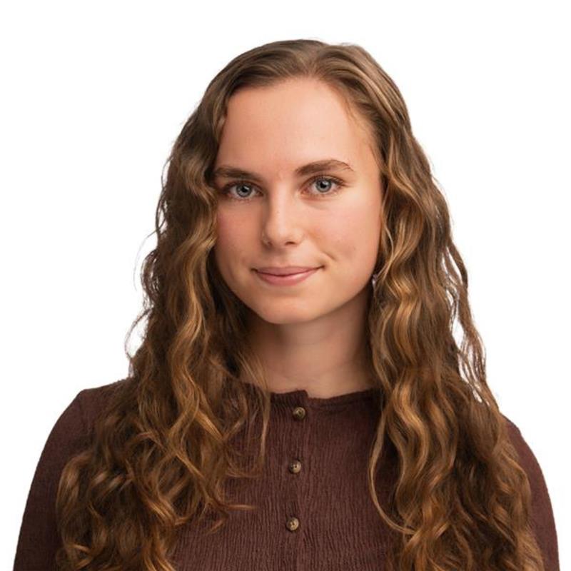 Victoria Marshall Head Shot